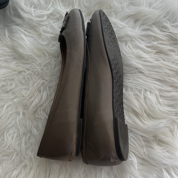 SOLD- Tory Burch flat shoes / doll shoes  Size 8.5 M - Picture 9 of 11